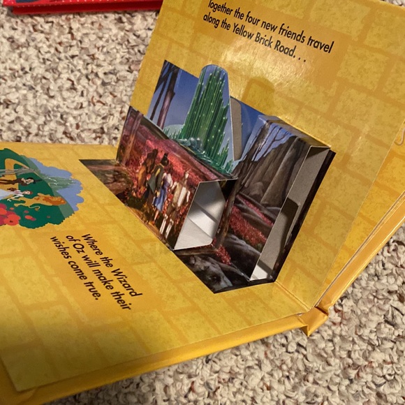 *SALE* Wizard of Oz movie pop up books - Picture 7 of 10